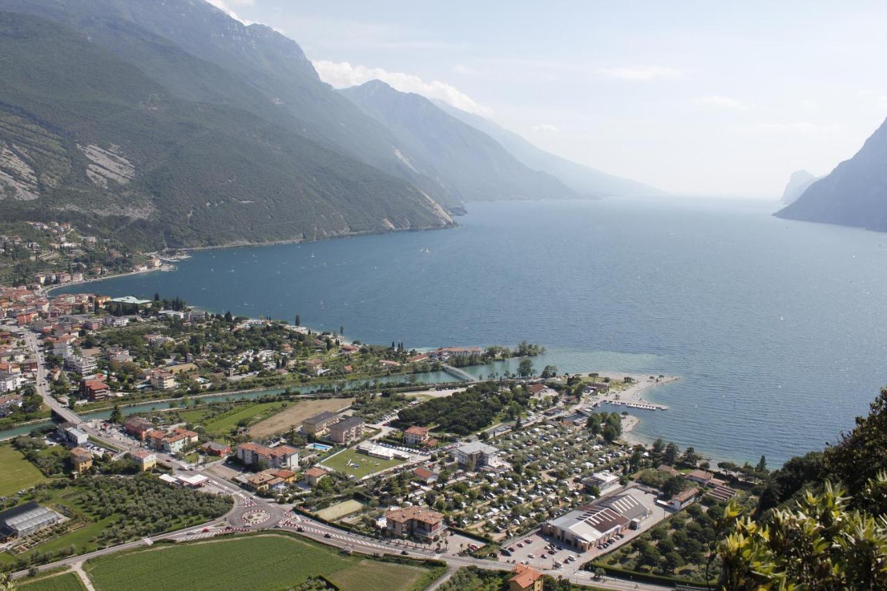 Hotel Angelini Torbole Sul Garda Exterior photo