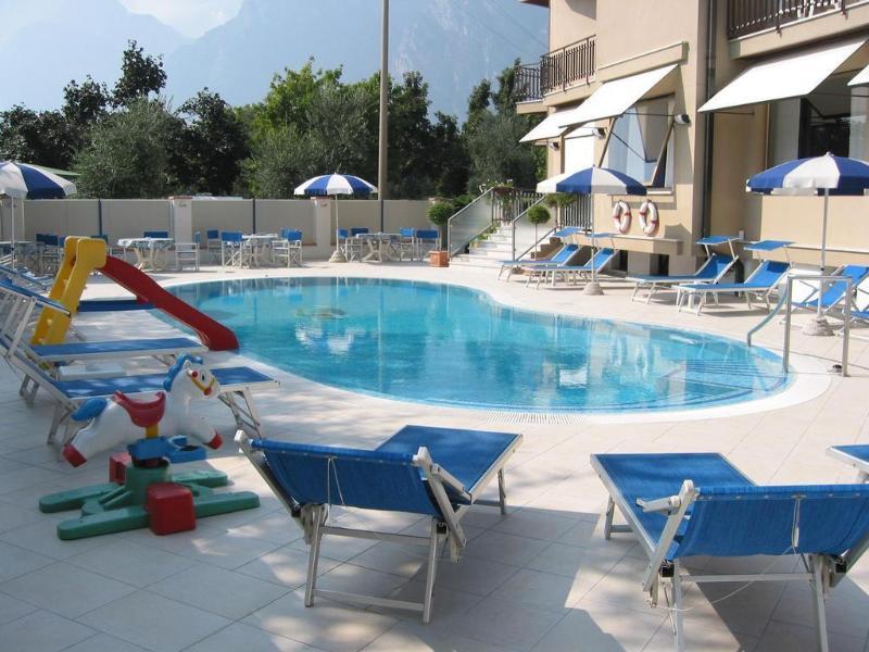 Hotel Angelini Torbole Sul Garda Exterior photo