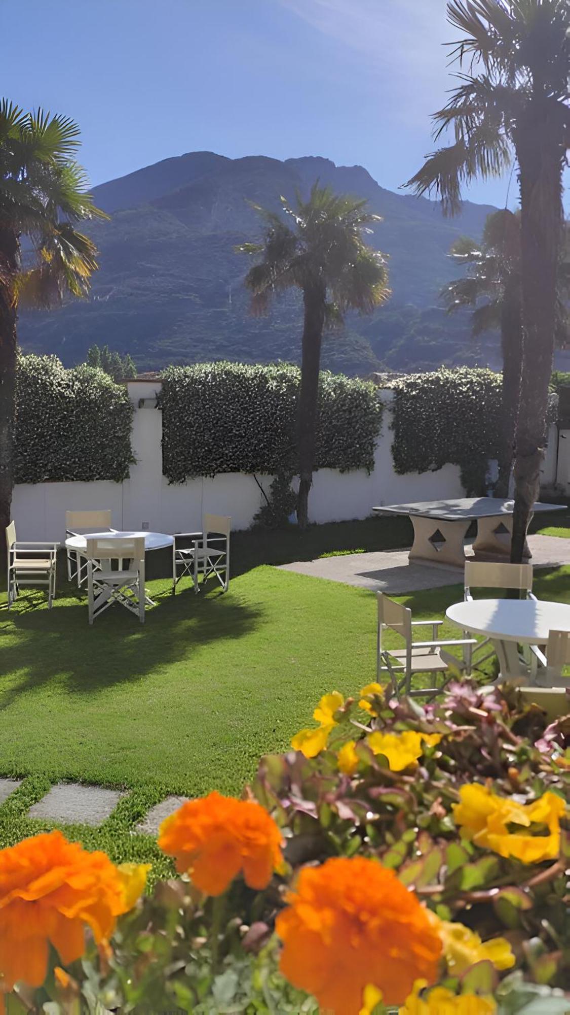 Hotel Angelini Torbole Sul Garda Exterior photo