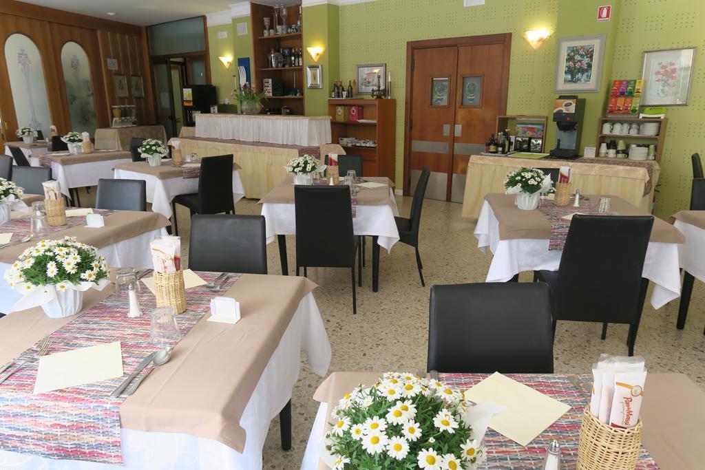 Hotel Angelini Torbole Sul Garda Exterior photo
