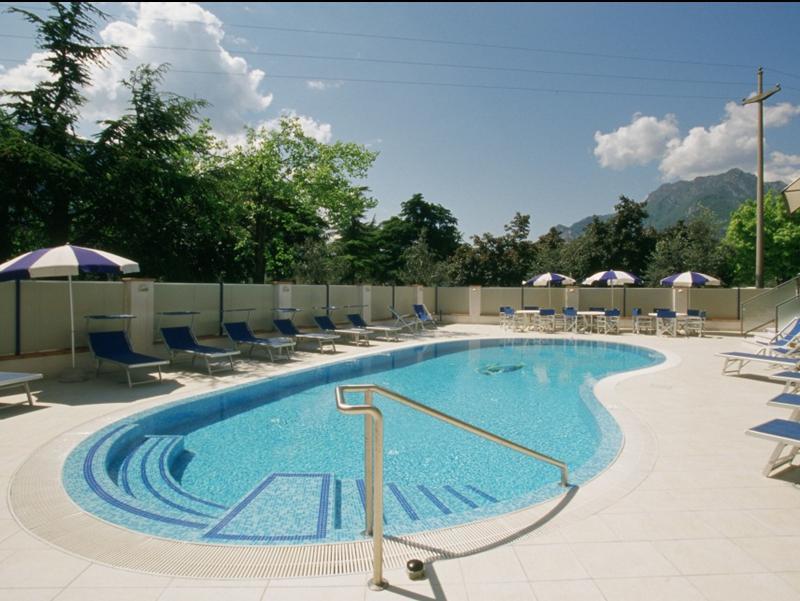 Hotel Angelini Torbole Sul Garda Exterior photo
