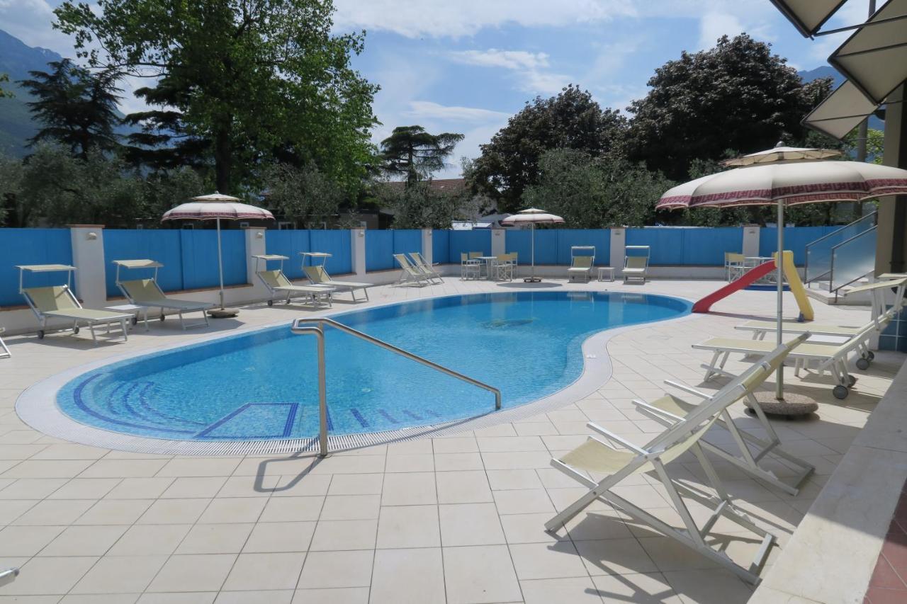 Hotel Angelini Torbole Sul Garda Exterior photo